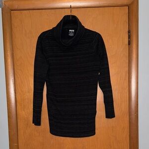 Duluth Trading Co Women's Black Tunic Top